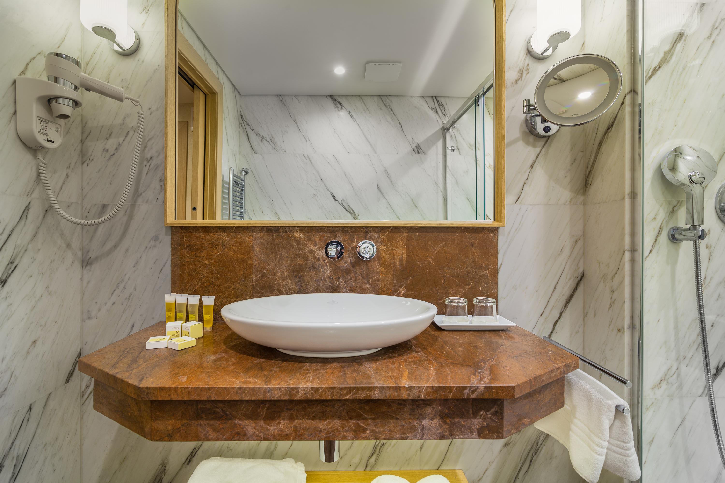 Hotel Ana Bradul 4*